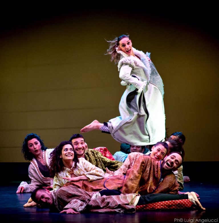 il_barbiere_di_siviglia_artemis_danza_ph_luigi_angelucci_052